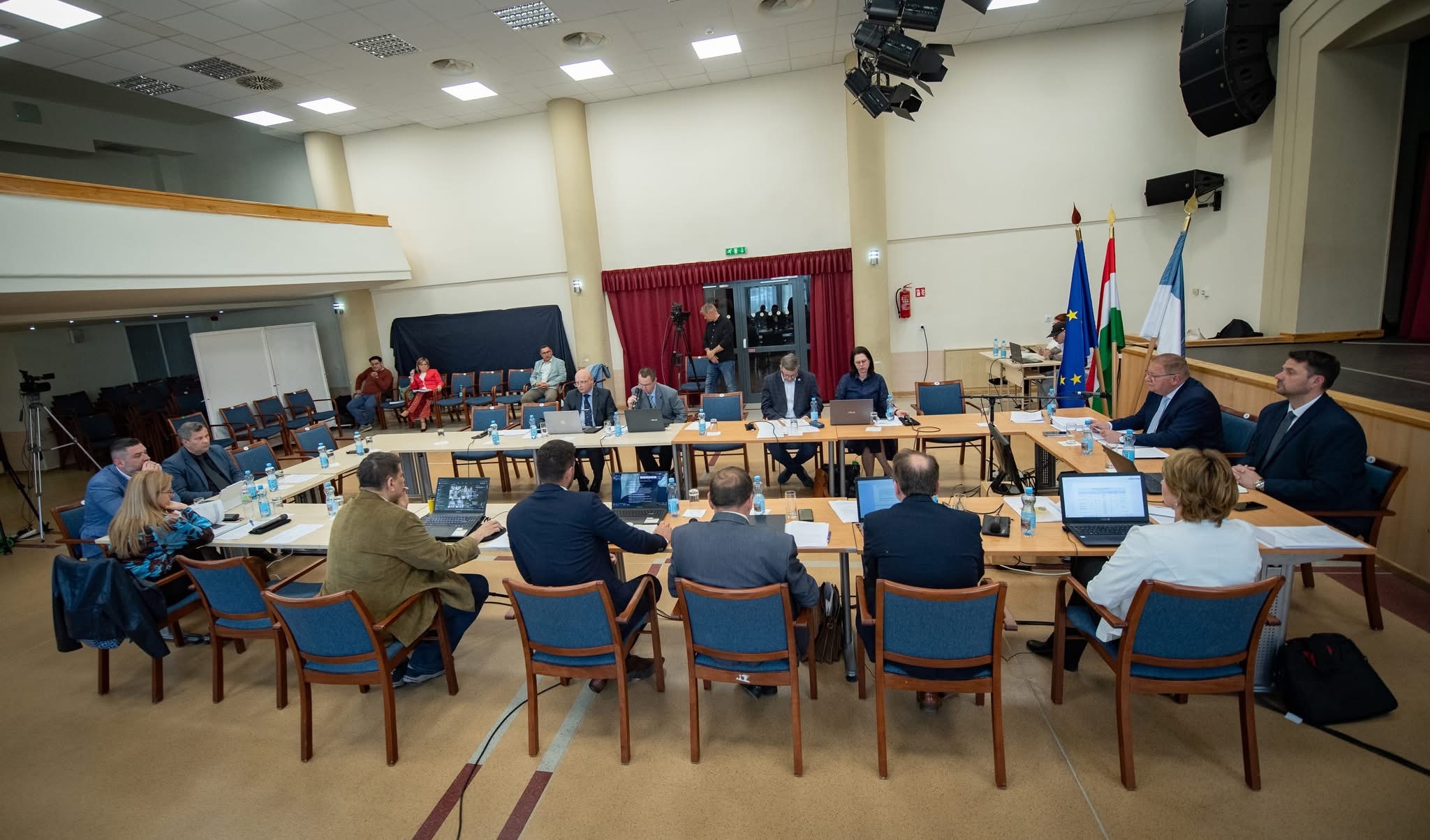 Megújulás előtt a Nádudvari út kereszteződése