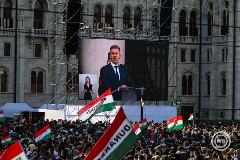 Magyar Péter: a mai nap annak a közös hitnek a beteljesedése, hogy Magyarország képes újra talpra állni