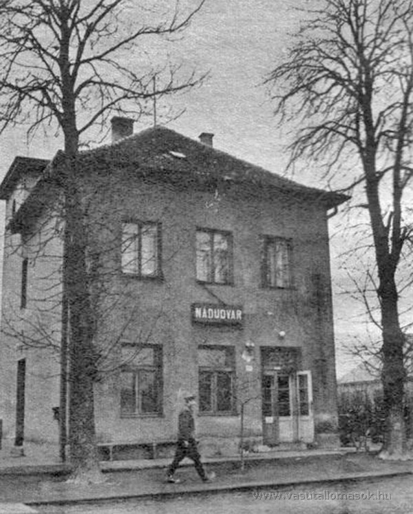 A nádudvari vasút története – egy eltűnt mellékvonal emlékezete
