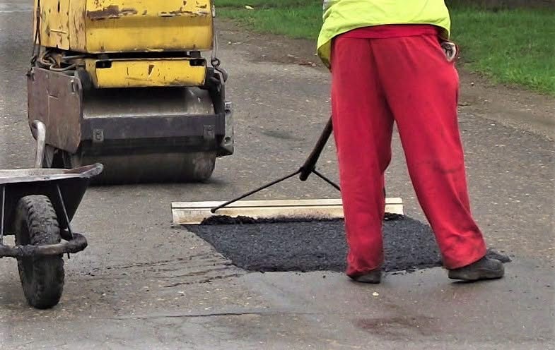 Elindult a nyári kátyúzási program Nádudvaron